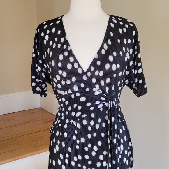 Aaos V Neck, Wrap Tie Waist Black/White Midi Dress. Size 6/8 - Picture 6 of 12